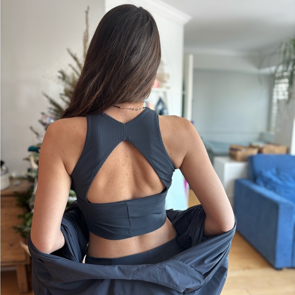 Ribbed Back-Cutout Sports Top Crop Tank Top with breast support- Blue